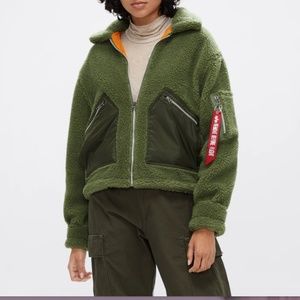 Alpha Industries Cropped Sherpa Utility Jacket